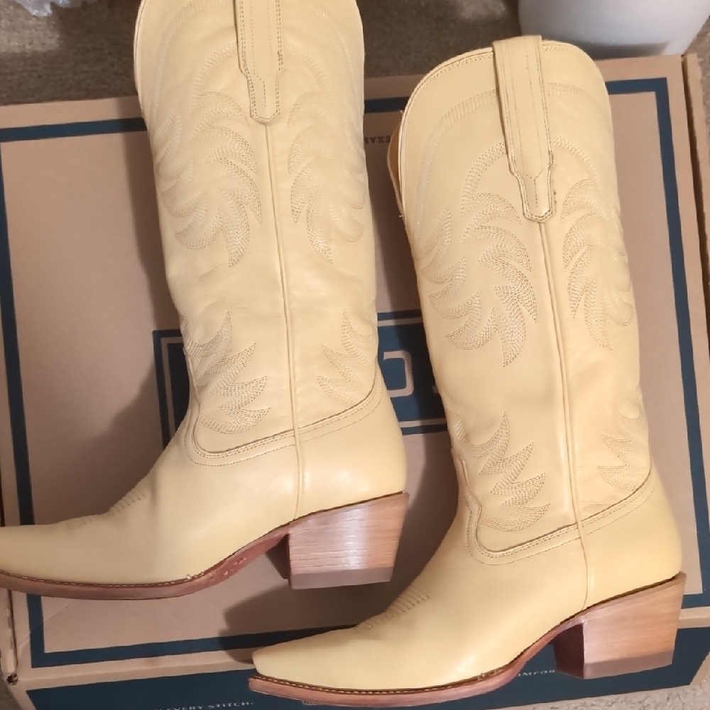 Tecovas Cream Western Heeled Boots - Picture 2 of 6